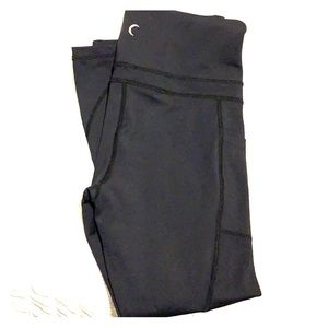 Active Wear. Zyia 7/8 Black Leggings
